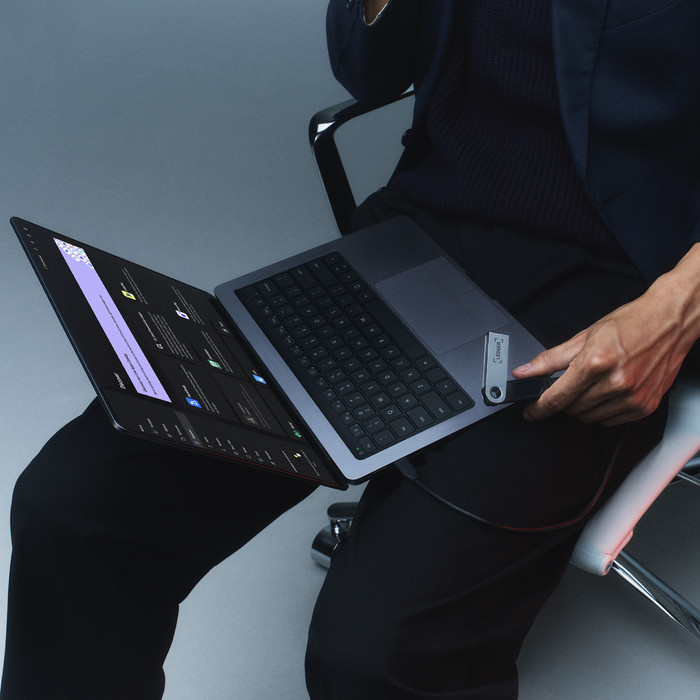 Ledger Nano S Plus Emerald Green product in use