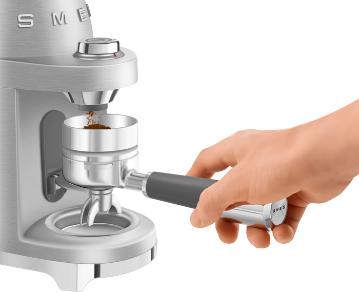 SMEG CGF02SSEU produit à l'usage