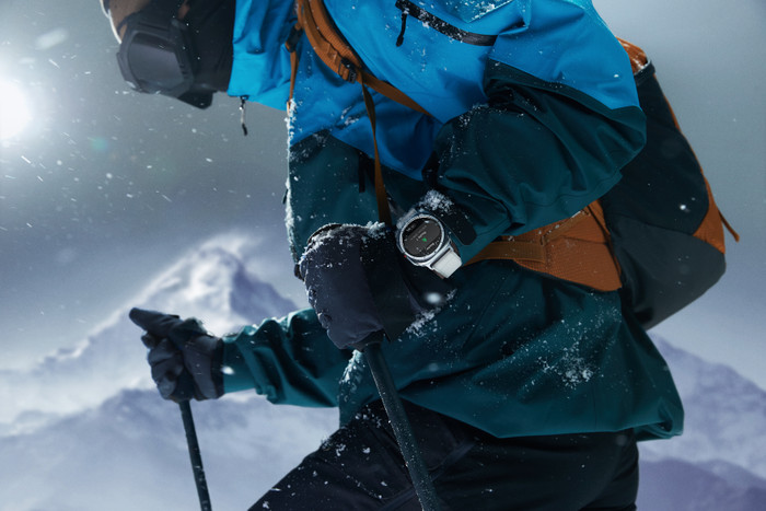 Samsung Galaxy Watch Ultra (2025) 4G Titanium Wit 47mm product in gebruik