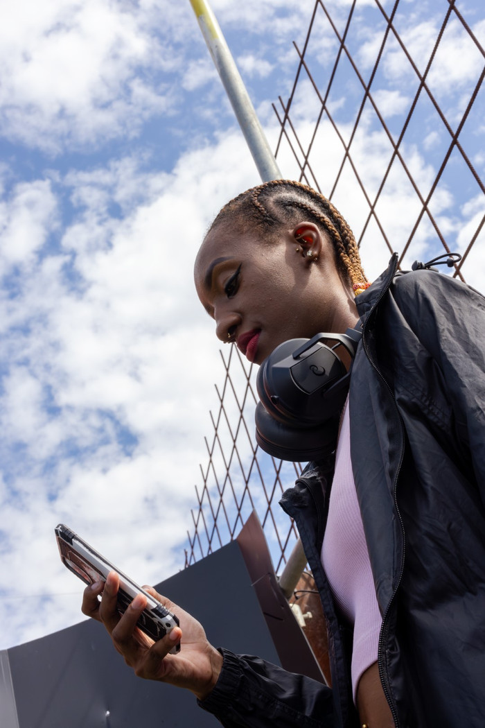 AlphaTheta HDJ-F10 product in gebruik