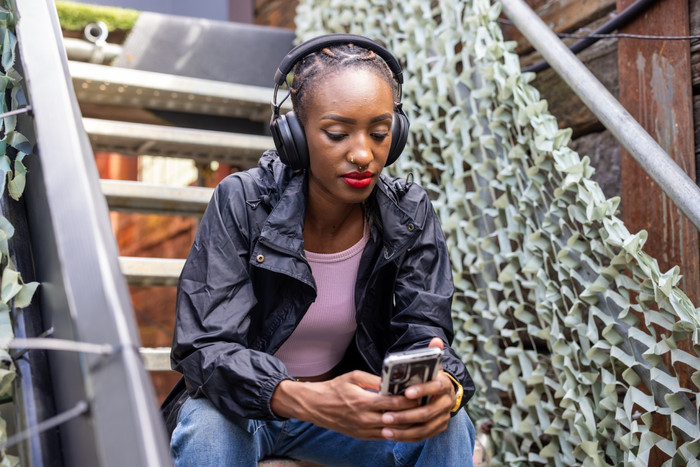 AlphaTheta HDJ-F10 product in gebruik