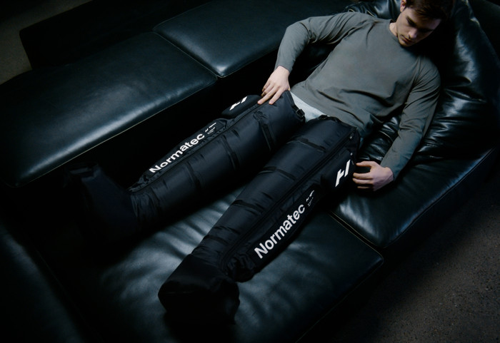 Hyperice Normatec Permier Short product in use