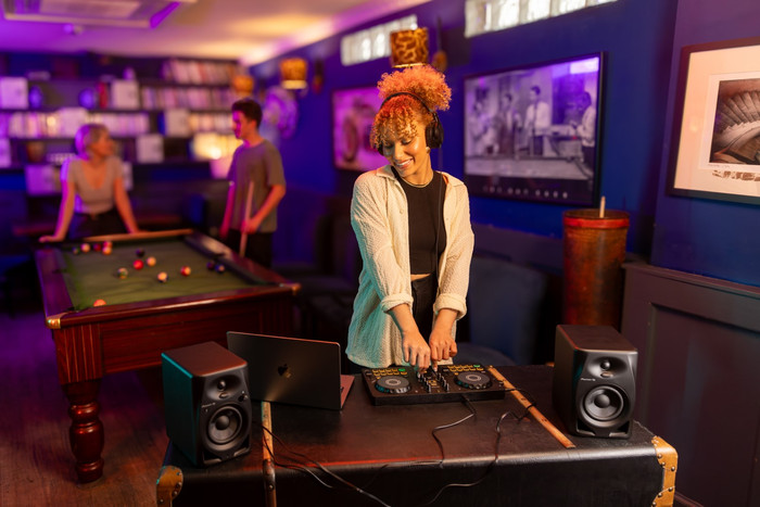 AlphaTheta DDJ-FLX2 visual supplier