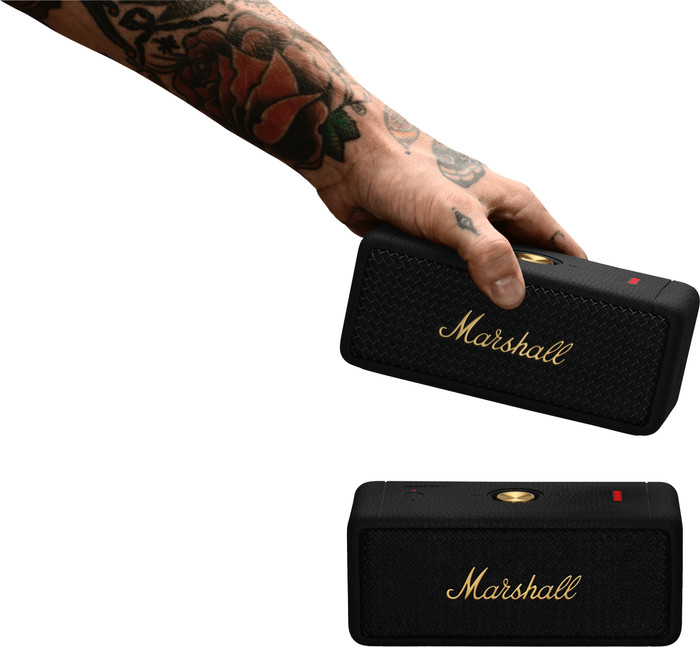 Marshall Emberton II BT Black & Brass Duo Pack product in gebruik
