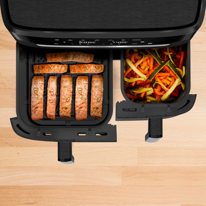 Moulinex XXL Dual Easy Fry EZ9428F0 product in use