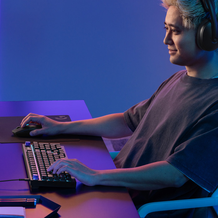 Logitech G305 X Superlight Draadloze Gaming Muis Zwart product in gebruik