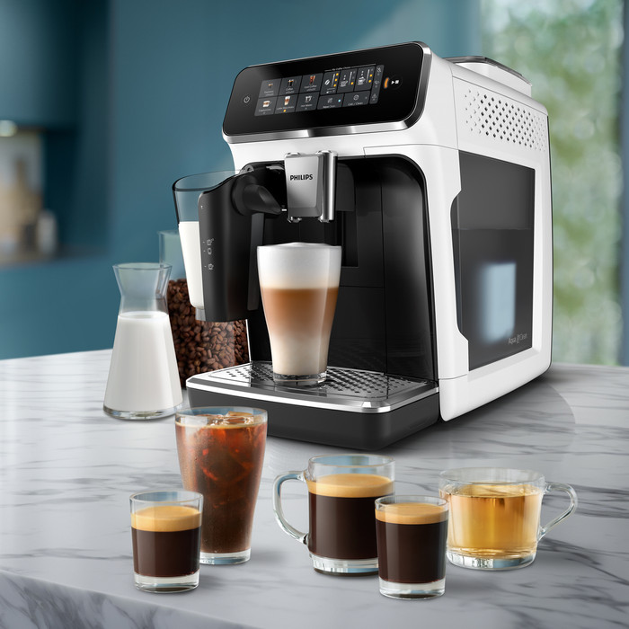 Philips 3300 EP3343/50 LatteGo product in use