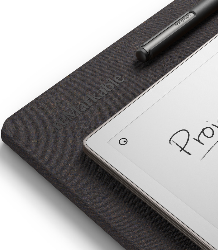 reMarkable Paper Pro avec Book Case Basalt détail