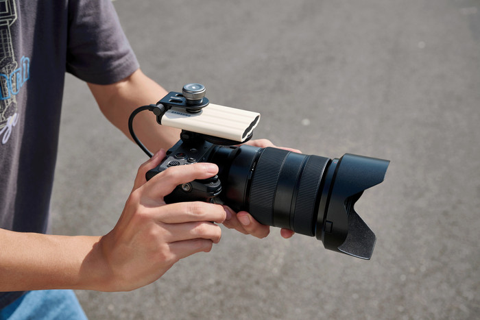 Samsung T7 Shield 1TB Beige visual Coolblue 1