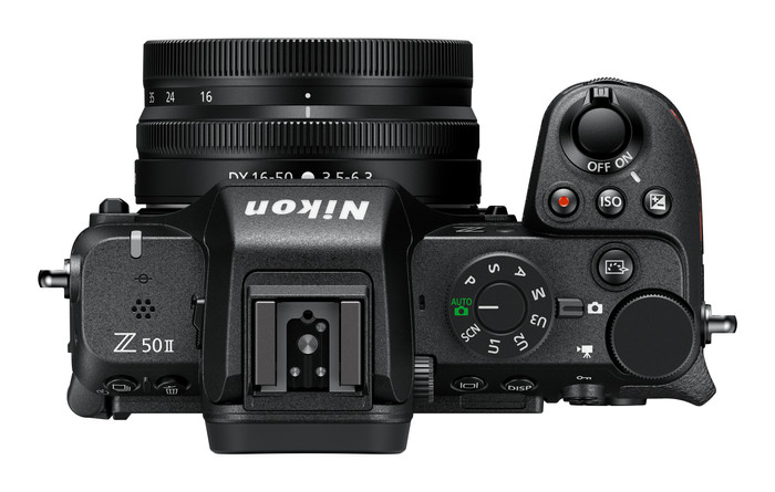 Nikon Z50 II + DX 16-50 mm f/3.5-6.3 + Sac à Dos dessus