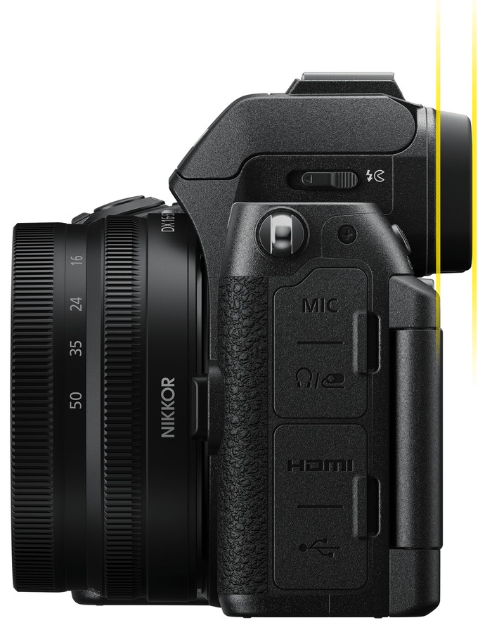 Nikon Z50 II + DX 16-50 mm f/3.5-6.3 + Sac à Dos côté gauche