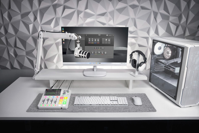 RØDE RØDECaster Duo White product in use