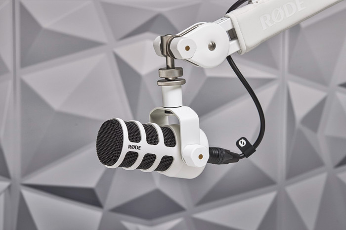 RODE Podmic USB White product in use