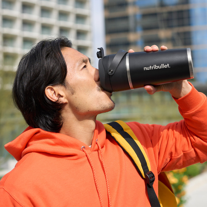 nutribullet Flip Stainless Steel Black product in gebruik