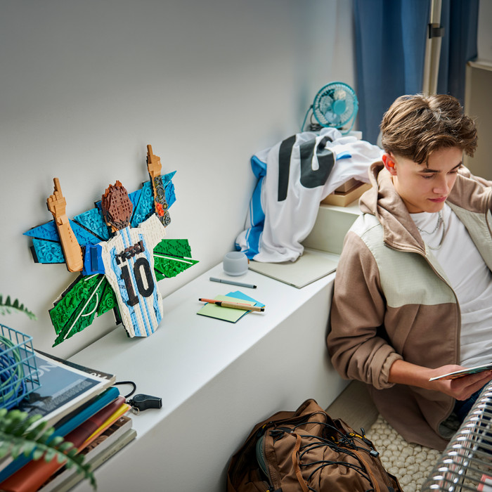 LEGO Editions Lionel Messi Viering 43018 product in gebruik