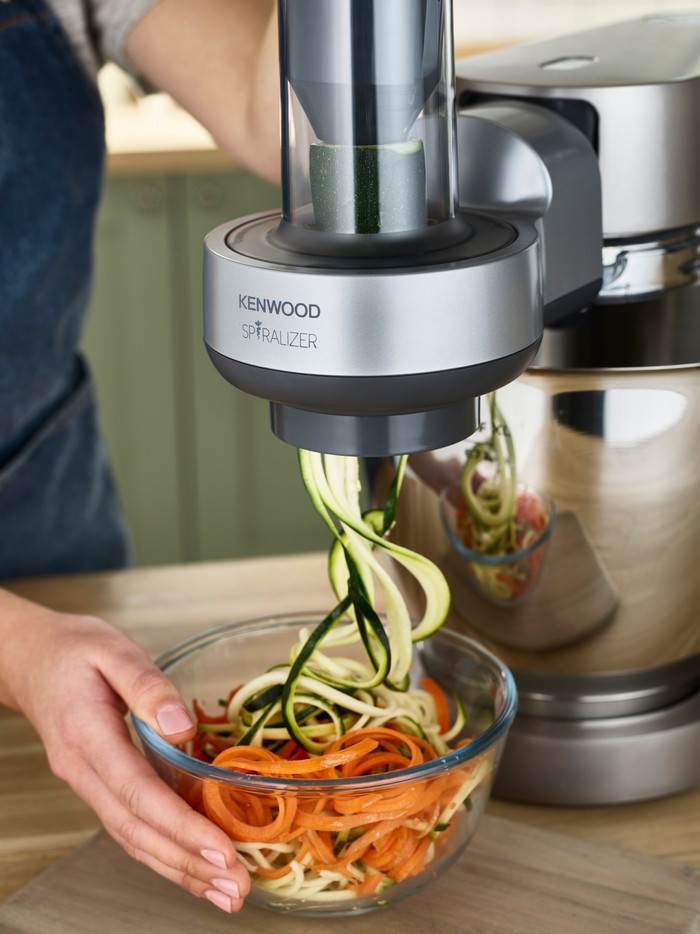Kenwood KAX700PL Spiraalsnijder product in gebruik
