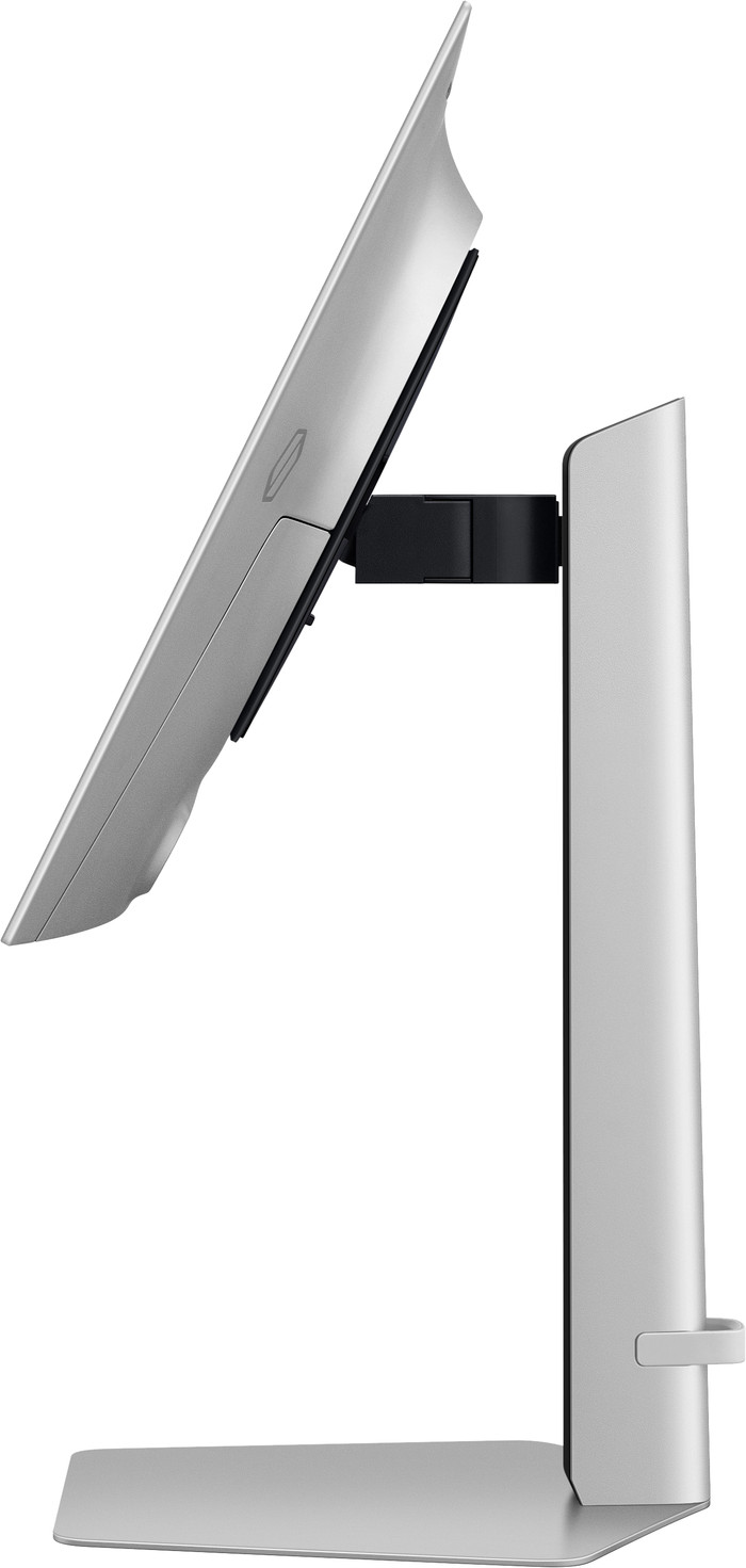 Samsung Odyssey OLED G6 LS27DG612SUXEN product in use