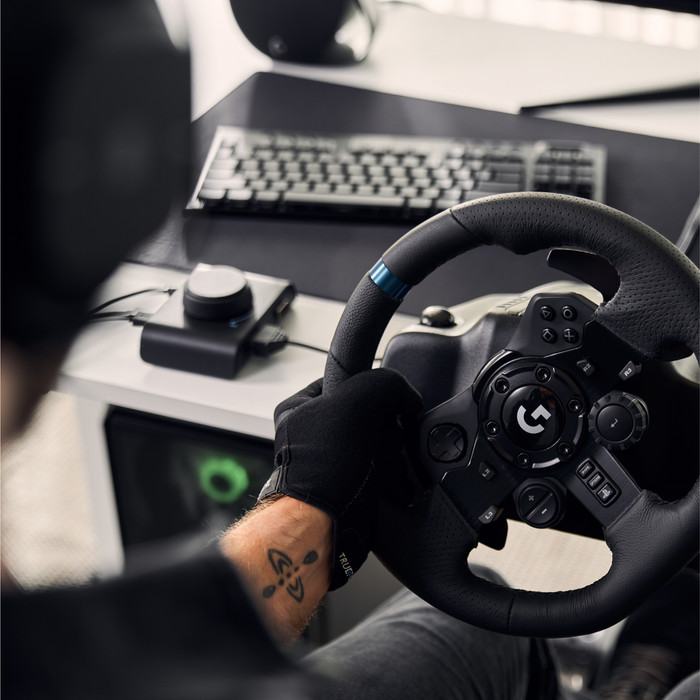 Logitech G Racing Adapter product in gebruik