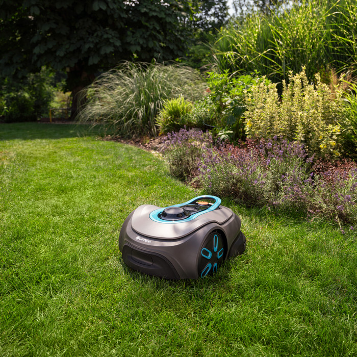 GARDENA smart SILENO Free 1500 product in use