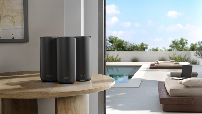 NETGEAR Orbi RBE873 - Black product in use