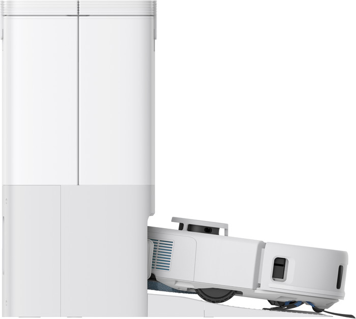 eufy X10 Pro Omni White Complete right side