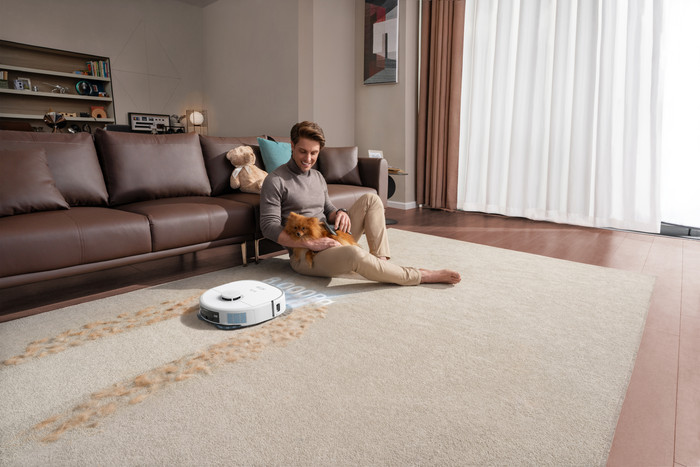 eufy X10 Pro Omni White Complete product in use