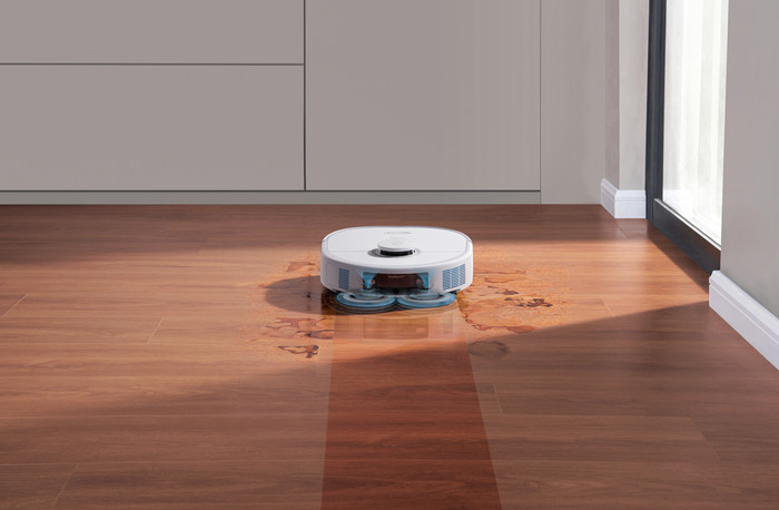 eufy X10 Pro Omni White Complete product in use