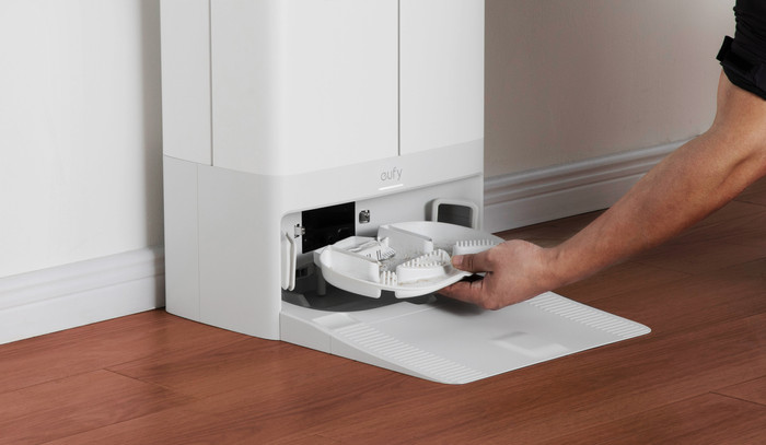 eufy X10 Pro Omni White Complete product in use