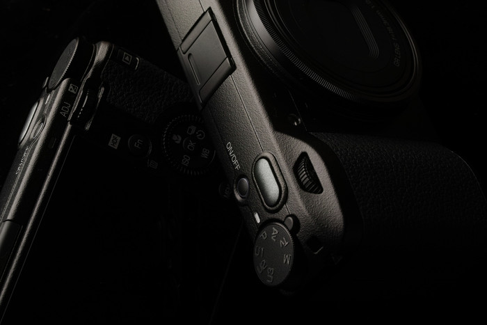 RICOH GR IIIx HDF product in use