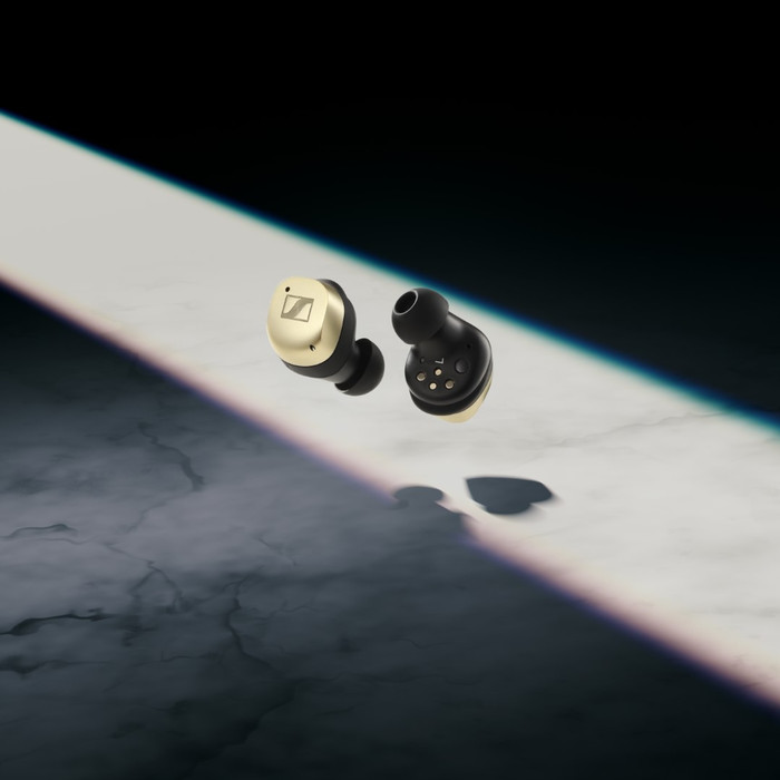 Sennheiser Momentum True Wireless 4 Goud product in gebruik