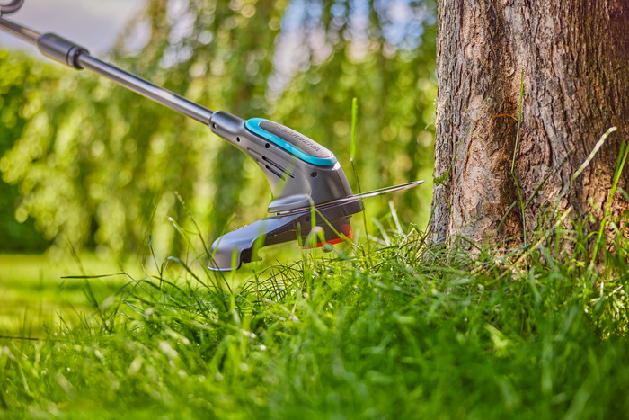 Gardena PowerMax 37/36V P4A Solo + Gardena PowerTrim 30/18V P4A Solo (zonder accu) product in gebruik