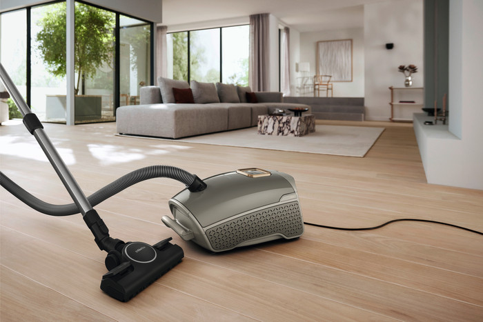 Miele Guard L1 Select Parquet Graphite Gray product in use