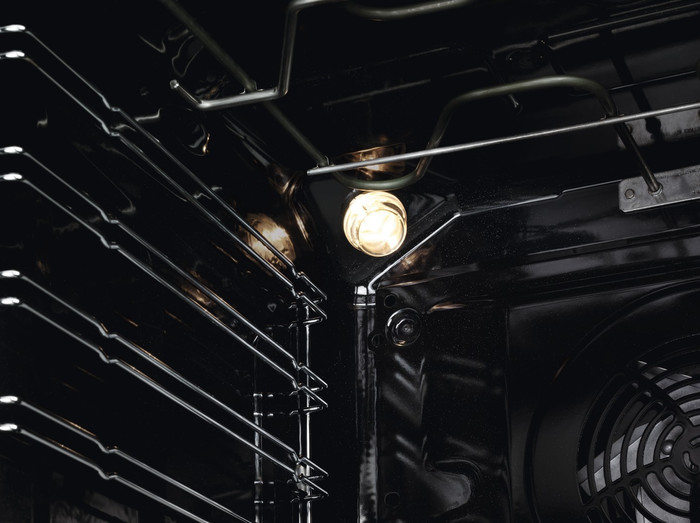 AEG OU5PB40WSM SurroundCook détail