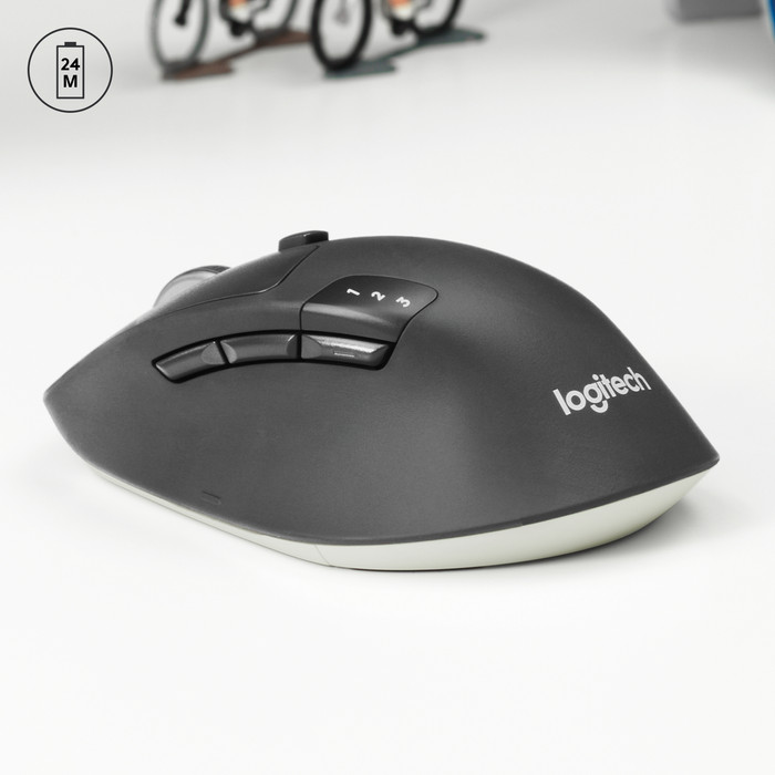 Logitech M720 Triathlon Bluetooth Mouse product in use