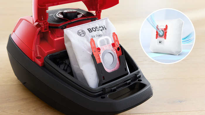 Bosch Series 8 In'genius ProAnimal BGB8PET3A product in use