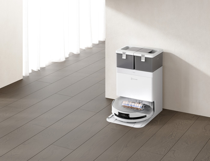 ECOVACS DEEBOT X8 OMNI product in use