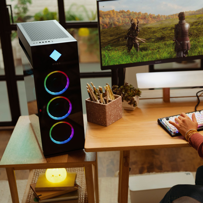 HP OMEN 45L GT22-3990nd product in use