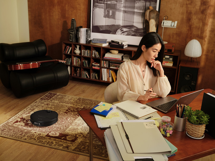 Roborock Saros 10 Black product in gebruik