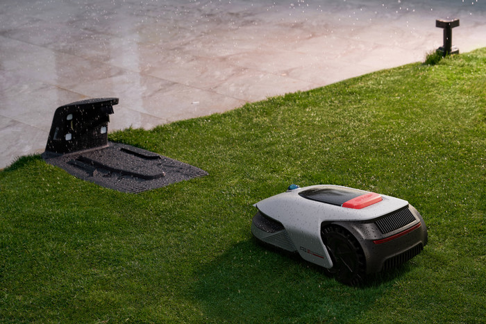 Dreame A1 Pro product in use