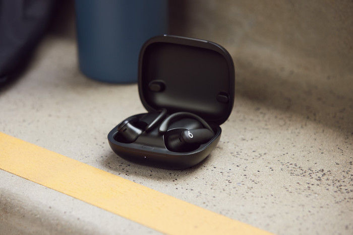 Beats Powerbeats Pro 2 Zwart product in gebruik