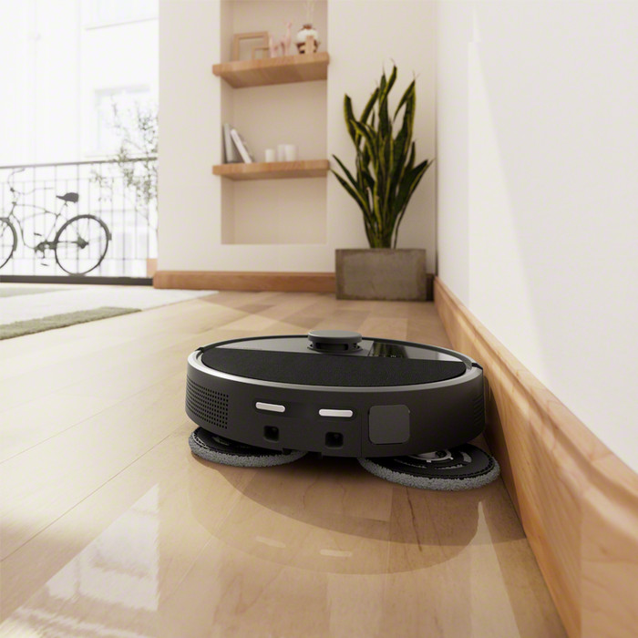 iRobot Roomba Plus 505 + Black product in use
