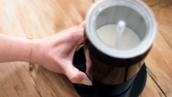 Philips Senseo Milk Twister Melkopschuimer product in gebruik