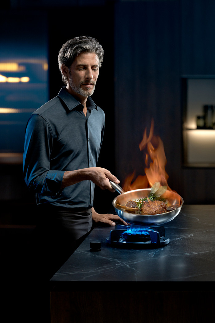 WMF Ultimate Koekenpan 28 cm product in gebruik