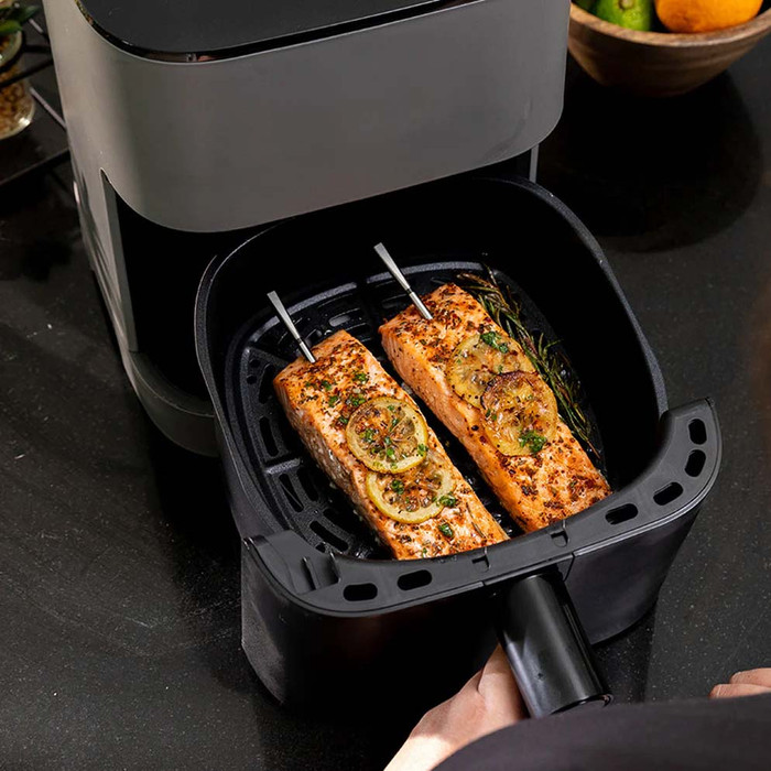 Meater Pro XL product in use