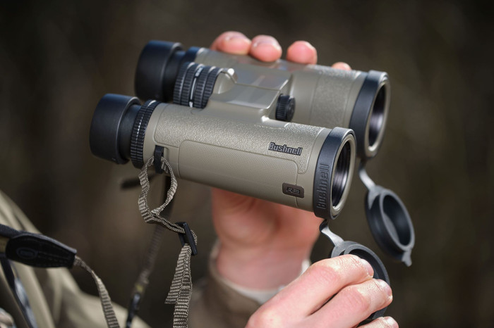 Bushnell R3 8x42 product in use