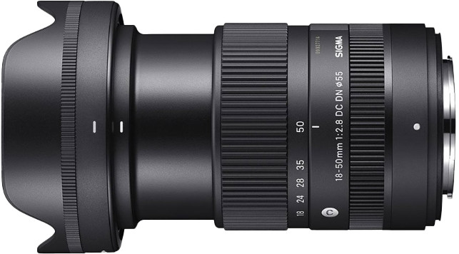 Sigma 10-18mm f/2.8 DC DN Contemporary Fujifilm X right side