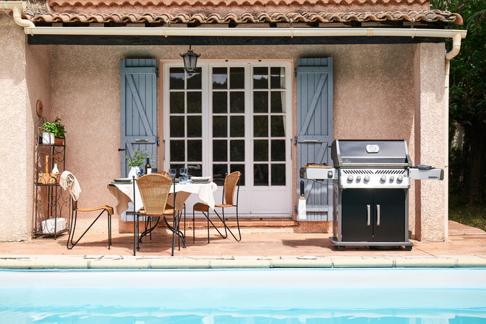 Napoleon Rogue PRO-S 525 + Napoleon Hoes voor Rogue 525 product in gebruik