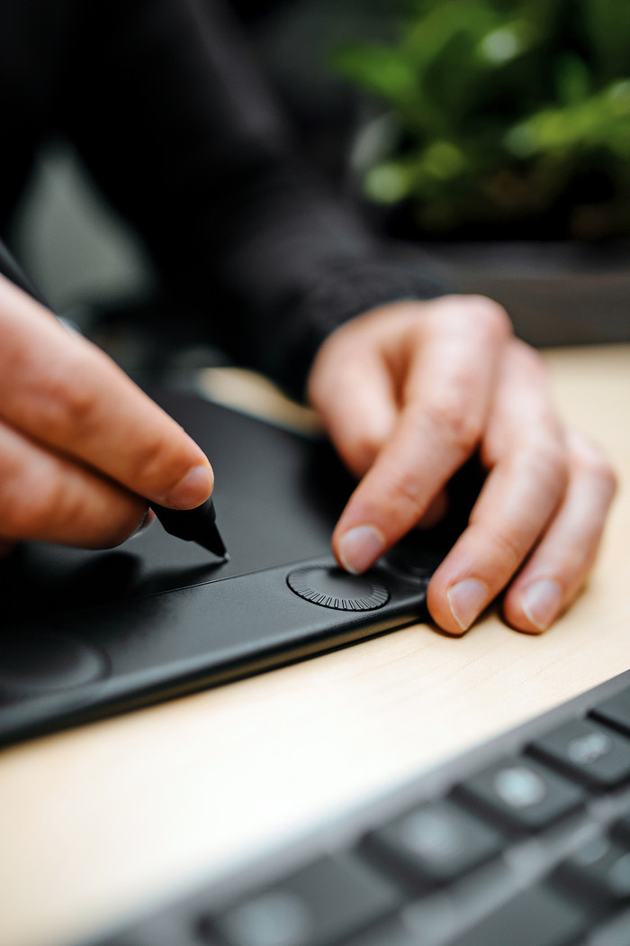 Wacom Intuos Pro Medium (2025) visual supplier