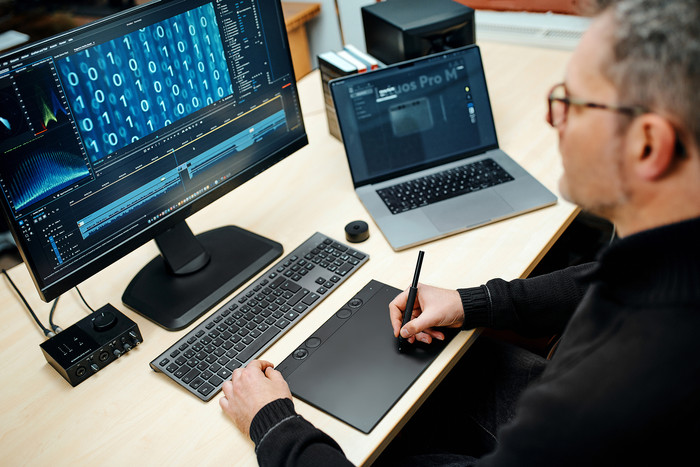 Wacom Intuos Pro Medium (2025) visual supplier