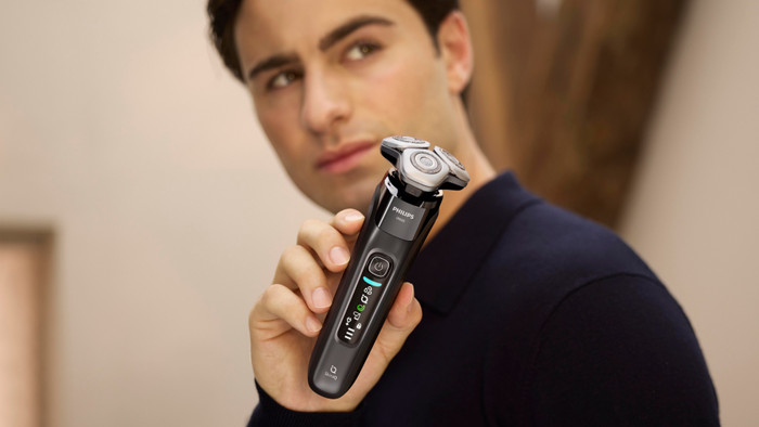 Philips Shaver i9000 X9000/30 product in use